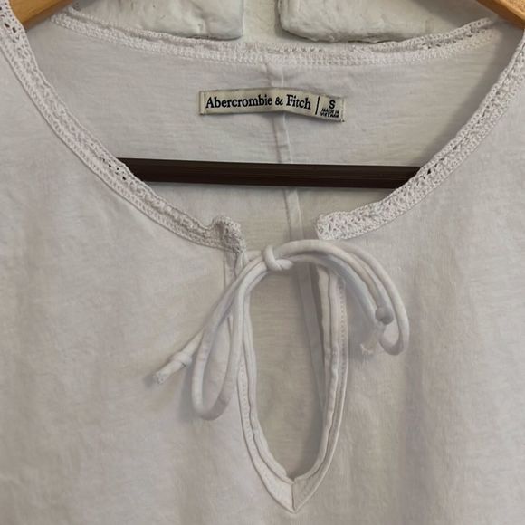 Abercrombie and Fitch ruffled relaxed fit tank top size small - Picture 3 of 8